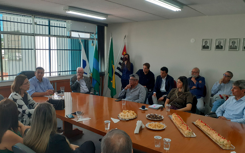 CDL Jundiaí, Sincomercio e IIDETEC recebem visita da deputada federal Rosana Valle