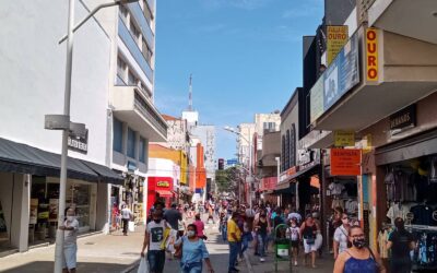 Lojas do centro e dos bairros de Jundiaí atendem até as 18h neste sábado (09/11)