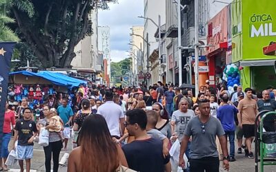 Natal: Comércio de Jundiaí tem horário especial nesta segunda (23) e terça (24)